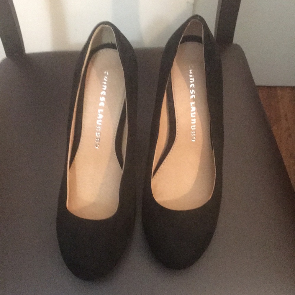 Beautiful Black Suede Chinese Laundry Shoes